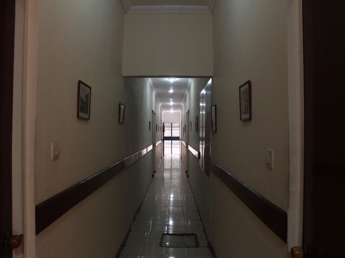 Oyo 5232 Kwality Hotel Dehradun Extérieur photo