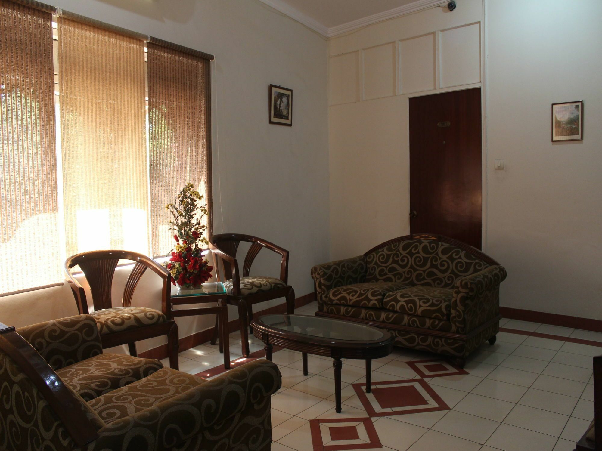 Oyo 5232 Kwality Hotel Dehradun Extérieur photo